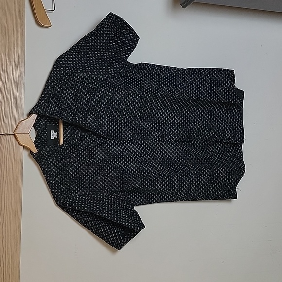 Hype Short Sleeve Button Down Shirt. Size M. Geometric pattern - Picture 1 of 3